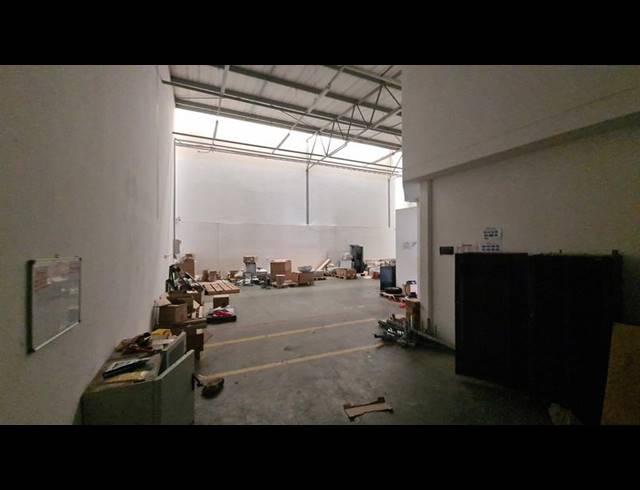 INDUSTRIAL PROPERTY TO RENT IN HALFWAY HOUSE